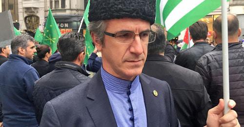 Участник акции. Стамбул, 2 ноября 2017 г. Фото Магомеда Туаева для "Кавказского узла"