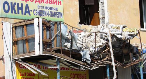 Демонтаж разрушенного газом дома на Университетском проспекте в Волгограде. Фото Вячеслава Ященко для "Кавказского узла" Демонтаж разрушенного газом дома на Университетском проспекте в Волгограде. Фото Вячеслава Ященко для "Кавказского узла"