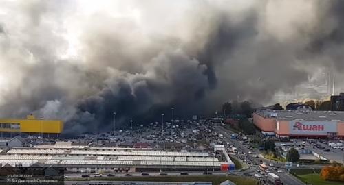 Пожар в ТЦ "Синдика" в Москве. Фото: стоп-кадр видео https://www.youtube.com/watch?time_continue=2&v=6HWNAceEIng