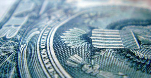 Увеличенный доллар. Фото пользователя Chris Dlugosz https://www.flickr.com
