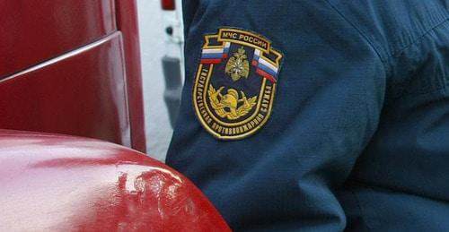 Сотрудник МЧС. Фото: Владимир Аносов / "Югополис". Сотрудник МЧС. Фото: Владимир Аносов / "Югополис".