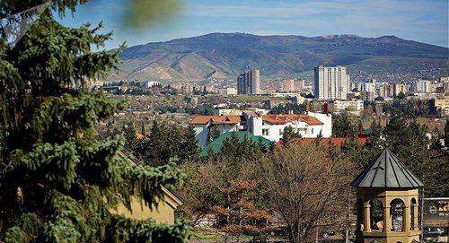 Вид Тбилиси. Фото © Sputnik / Alexander Imedashvili, https://sputnik-georgia.ru/weather/20180418/240110008/Tochnyj-prognoz-pogody-v-Tbilisi-v-pjatnicu-20-aprelja.html
