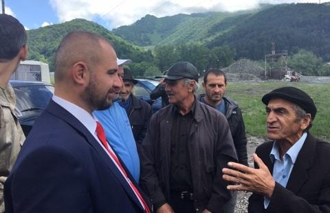 Михаил Сурайкин на учредительном съезде партии "Коммунисты государства Алания" в Квайсе. 2 июня 2018 года. Фото пресс-службы партии "Коммунисты России": http://komros.info/News/news_11433.htm Михаил Сурайкин на учредительном съезде партии "Коммунисты государства Алания" в Квайсе. 2 июня 2018 года. Фото пресс-службы партии "Коммунисты России": http://komros.info/News/news_11433.htm