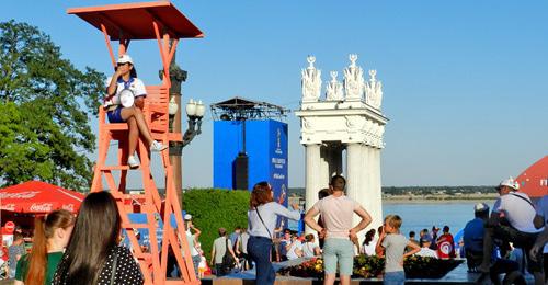 Болельщики на улицах Волгограда во время мундиаля. Волгоград, июнь 2018 г. Фото Татьяны Филимоновой для "Кавказского узла" Болельщики на улицах Волгограда во время мундиаля. Волгоград, июнь 2018 г. Фото Татьяны Филимоновой для "Кавказского узла"
