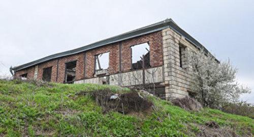 Брошенный дом в селе Чарыглы. Фото © Sputnik / Murad Orujov
https://ru.sputnik.az/karabakh/20171111/412709283/obstrel-karabah-pulemety-okkupirovannye-rajony.html Брошенный дом в селе Чарыглы. Фото © Sputnik / Murad Orujov
https://ru.sputnik.az/karabakh/20171111/412709283/obstrel-karabah-pulemety-okkupirovannye-rajony.html