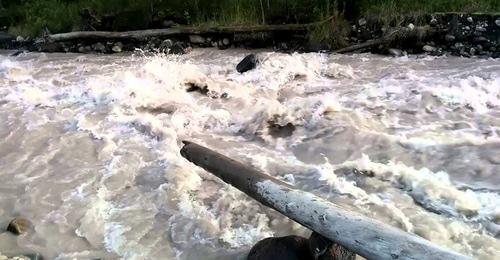 Река Баксан. Кадр из видео пользователя Максим Горлов
https://www.youtube.com/watch?v=dnlDh4aa1Fc