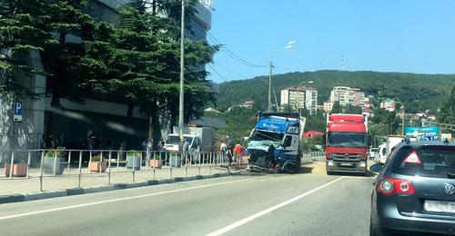 ДТП с участием фуры и трех маршруток произошло в Туапсе. 25 июля 2018 г. Фото корреспондента "Кавказского узла"