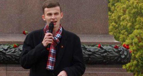 Данил Пеньжин на митинге КПРФ 22 апреля 2018 года у памятника Ленину выступает за возвращение выборов мэров городов. Фото Светланы Кравченко для "Кавказского ухла" Данил Пеньжин на митинге КПРФ 22 апреля 2018 года у памятника Ленину выступает за возвращение выборов мэров городов. Фото Светланы Кравченко для "Кавказского ухла"