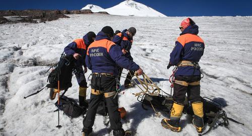 Спасатели в горах. Фото http://07.mchs.gov.ru/pressroom/news/item/7368241/