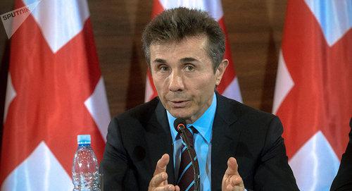 Бидзина Иванишвили. Фотo: Sputnik / Alexey Kudenko
 https://sputnik-georgia.ru/reviews/20180728/241535311/Osenju-Gruziju-zhdut-bolshie-peremeny-Ivanishvili-budet-perekraivat-komandu.html