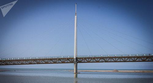 Пешеходный мост в Анаклии через реку Ингури. Фото © Sputnik / Levan Avlabreli
https://sputnik-georgia.ru/reviews/20180510/240410952/Port-Anaklija-stal-associirovannym-chlenom-Srednego-koridora.html Пешеходный мост в Анаклии через реку Ингури. Фото © Sputnik / Levan Avlabreli
https://sputnik-georgia.ru/reviews/20180510/240410952/Port-Anaklija-stal-associirovannym-chlenom-Srednego-koridora.html