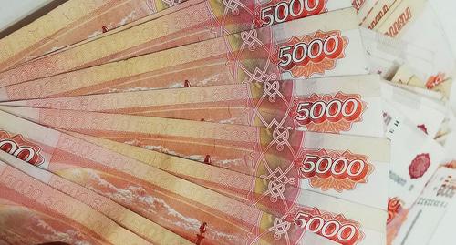 Денежные купюры. Фото Нины Тумановой для "Кавказского узла" Денежные купюры. Фото Нины Тумановой для "Кавказского узла"