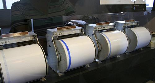 Сейсмограф. Фото: CC BY 2.0 / lora_313 / Kilauea Seismographs
https://ru.sputnik.az/incidents/20170927/412031405/azerbajdzhan-zemletrjasenie-shamaha.html Сейсмограф. Фото: CC BY 2.0 / lora_313 / Kilauea Seismographs
https://ru.sputnik.az/incidents/20170927/412031405/azerbajdzhan-zemletrjasenie-shamaha.html