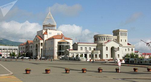 Центральная площадь Степанакерта. Фото © Sputnik / Arpi Beglaryan
https://ru.armeniasputnik.am/karabah/20181108/15562199/reshayushchij-golos-nagornogo-karabaha-mnacakanyan-rasstavil-tochki-nad-astan.html