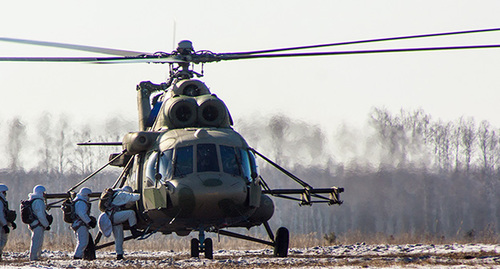 Вертолет Ми-8. Фото: Mil.ru https://ru.wikipedia.org/wiki/%D0%9C%D0%B8-8#/media/File:SkyJump2018-14.jpg