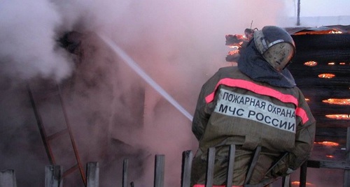 Тушение пожара. Фото: пресс-служба ГУ МЧС по Ростовской области http://61.mchs.gov.ru/operationalpage/operational/item/7825190/