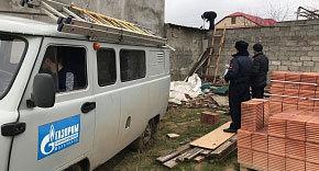 Рейд по выявлению и прекращению подачи газа на участках с самовольным подключением в Махачкале. Фото http://mkala-mrg.ru/news/ooo_gazprom_mezhregiongaz_makhachkala_proveli_sovmestnye_reydy_po_vyyavleniyu_i_prekrashcheniyu_poda/