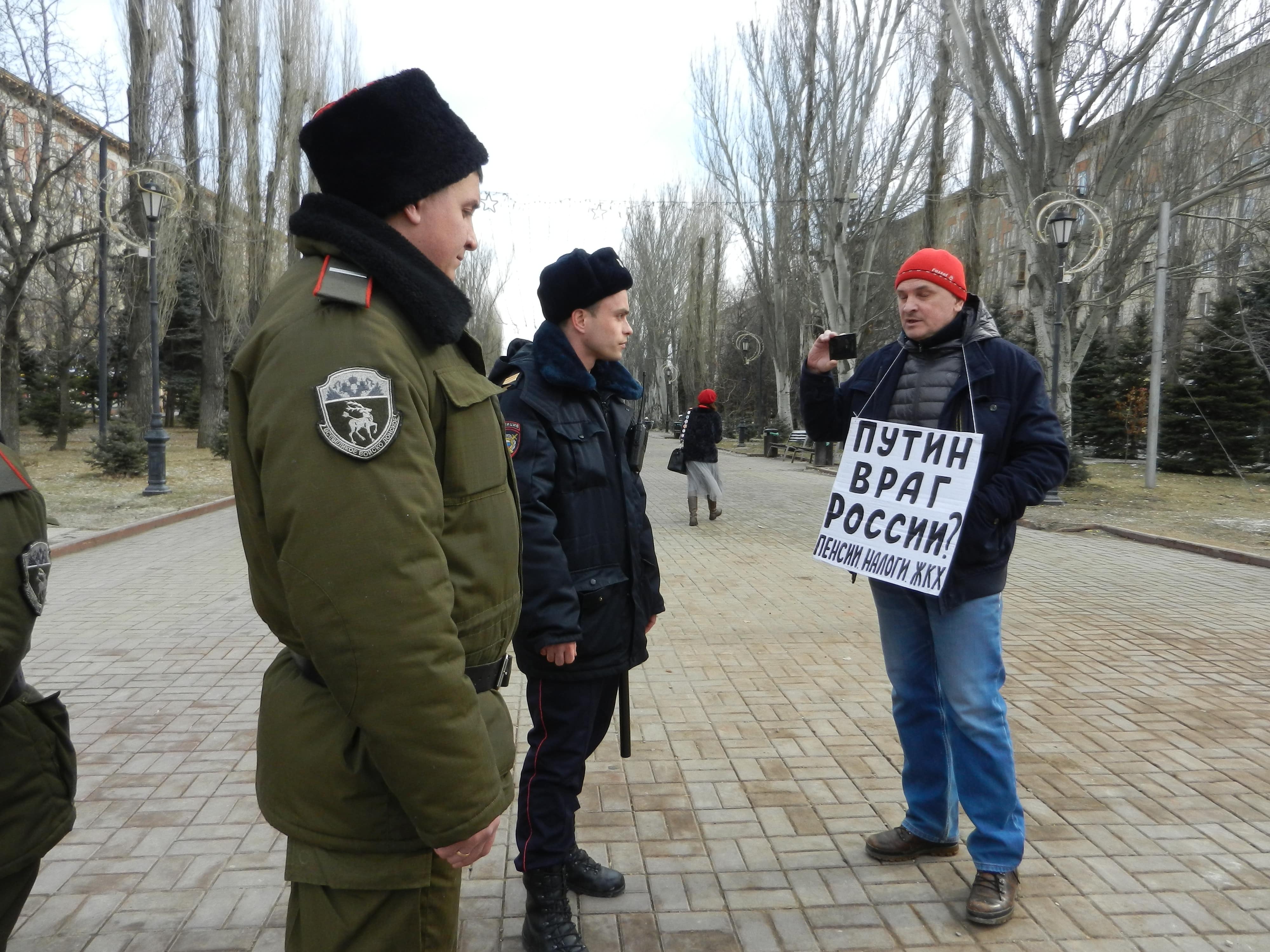 Владимир Тельпук на пикете в Волгограде 9 марта 2019 года. Фото Татьяны Филимоновой для «Кавказского узла»