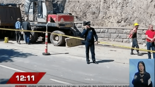 Скриншот видео дорожных работ на улице Тамаришвили в Тбилиси 3 мая 2019 года, https://youtu.be/e7QV1IZZeWI