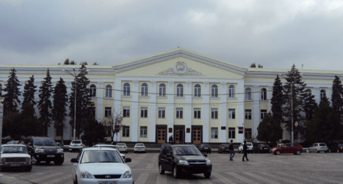 Здание Дагестанского госуниверситета. Фото: Шамиль Магомедов / wikimedia.org Здание Дагестанского госуниверситета. Фото: Шамиль Магомедов / wikimedia.org