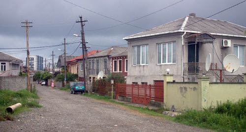 Улица в Поти, Грузия. Фото: Aktron, https://commons.wikimedia.org/wiki/Category:Poti,_Georgia#/media/File:Poti,_ulice.jpg
