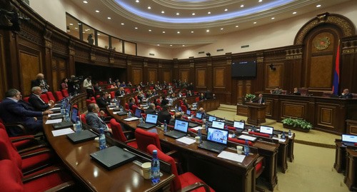 Парламент Армении. Фото: REUTERS/Hayk Baghdasaryan/Photolure Парламент Армении. Фото: REUTERS/Hayk Baghdasaryan/Photolure