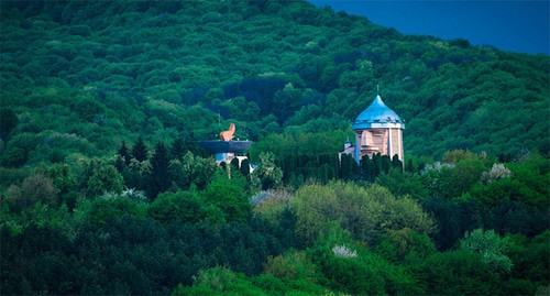 Ресторан «Сосруко» в городском парке Нальчика. Фото Nalchick https://ru.wikipedia.org/ Ресторан «Сосруко» в городском парке Нальчика. Фото Nalchick https://ru.wikipedia.org/