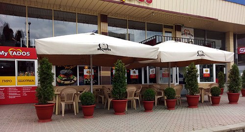 Кафе в Нальчике. Фото Людмилы Маратовой для "Кавказского узла" Кафе в Нальчике. Фото Людмилы Маратовой для "Кавказского узла"