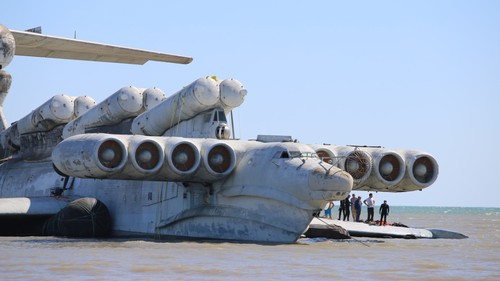 Ракетный корабль-экраноплан "Лунь" близ берегов Дербента. Фото пресс-службы администрации Дербента, http://www.derbent.ru/press-tsentr/novosti/222071/?sphrase_id=781853 Ракетный корабль-экраноплан "Лунь" близ берегов Дербента. Фото пресс-службы администрации Дербента, http://www.derbent.ru/press-tsentr/novosti/222071/?sphrase_id=781853