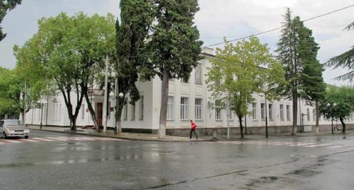 Школа в Сухуме. Фото: Росоmaxa http://wikimapia.org/ Школа в Сухуме. Фото: Росоmaxa http://wikimapia.org/