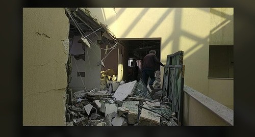 Частично разрушенное здание родильного дома в Степанакерте. 28 октября 2020 г. Скриншот страницы МИД Нагорного Карабаха www.facebook.com/mfankr/posts/3520231274700741