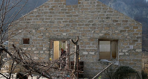 Разрушенный жилой дом в Нагорном Карабахе. 15 ноября 2020 г. Фото: REUTERS/Stringer