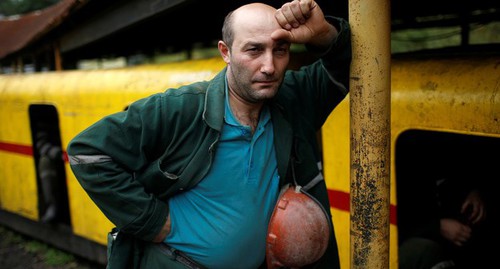 Шахтер Давид Кублашвили в Ткибули, Грузия,. Фото REUTERS / Давид Мдзинаришвили
