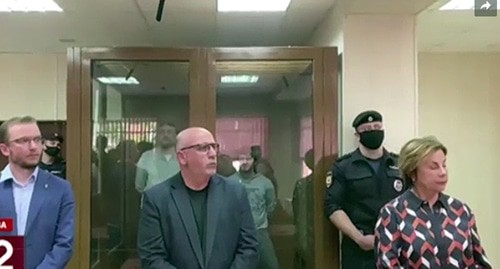 На заседании суда по делу спортсменов Магомеда Исмаилова и Эльдара Хамидова. Кадр видео https://ren.tv/news/kriminal/840552-ustroivshie-perestrelku-v-oko-sportsmeny-poluchili-15-i-16-let-kolonii На заседании суда по делу спортсменов Магомеда Исмаилова и Эльдара Хамидова. Кадр видео https://ren.tv/news/kriminal/840552-ustroivshie-perestrelku-v-oko-sportsmeny-poluchili-15-i-16-let-kolonii