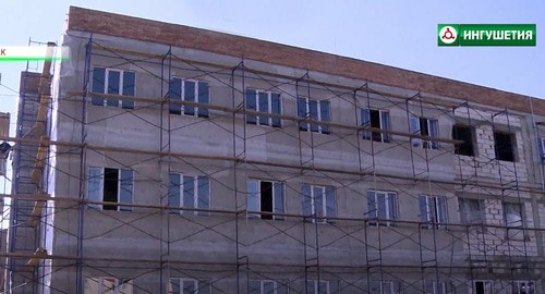 Строительство школы в Карабулаке. Кадр видео 
ingushetiya tv https://www.youtube.com/watch?v=gx4prpO906w