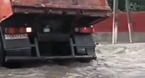 Подтопление ингушском селе Нижние Ачалуки . Кадр видео
ВАЙНАХИ https://www.youtube.com/watch?v=JWguQl-5MTQ&t=1s Подтопление ингушском селе Нижние Ачалуки . Кадр видео
ВАЙНАХИ https://www.youtube.com/watch?v=JWguQl-5MTQ&t=1s