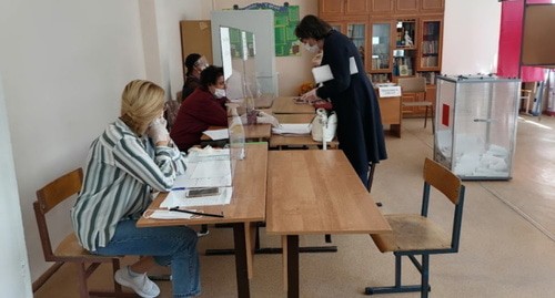Избирательный участок. Фото: Татьяна филимонова для "Кавказского узла" Избирательный участок. Фото: Татьяна филимонова для "Кавказского узла"