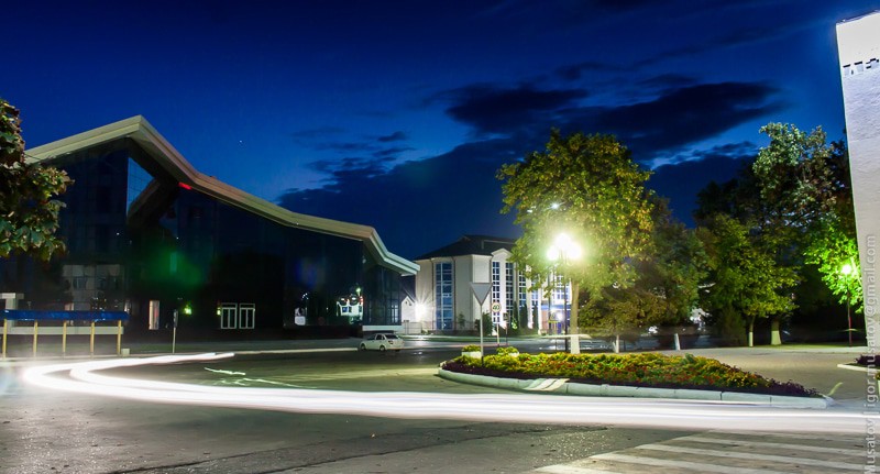 Вид на улицу Ленина в Прохладном. Фото
Igor Musatov https://ru.wikipedia.org/wiki/Прохладный#/media/Файл:ТРЦ_Маяк.jpg Вид на улицу Ленина в Прохладном. Фото
Igor Musatov https://ru.wikipedia.org/wiki/Прохладный#/media/Файл:ТРЦ_Маяк.jpg