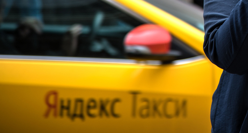 Такси. Фото Нины Тумановой для "Кавказского узла"