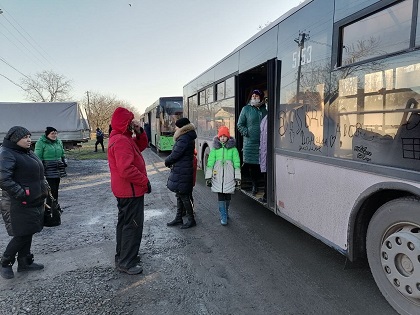 Беженцы из ДНР после эвакуации в Ростовскую область. Фото: Сергея Снежина для "Кавказского узла". Беженцы из ДНР после эвакуации в Ростовскую область. Фото: Сергея Снежина для "Кавказского узла".