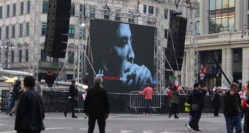 Портрет Михаила Саакашвили на площади Свободы. Фото Инны Кукуджановой для "Кавказского узла"