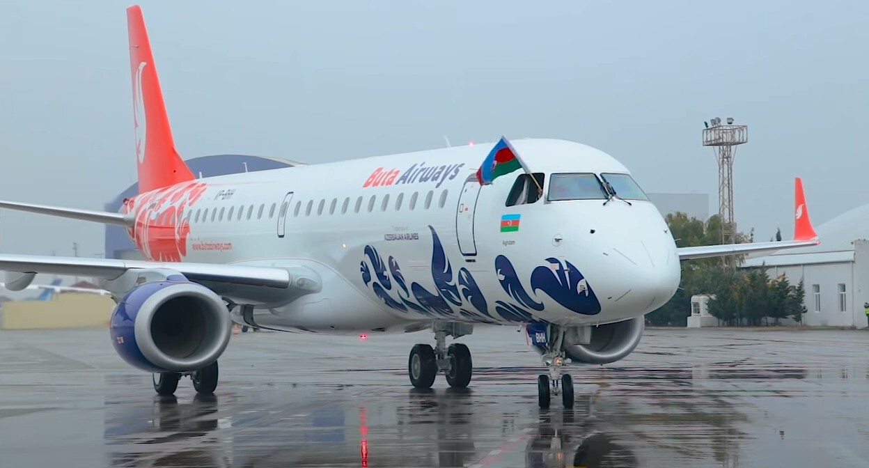 Самолет авиакомпании Buta Airways. Стопкадр из видео https://www.youtube.com/watch?v=jqVTmK4NeJo