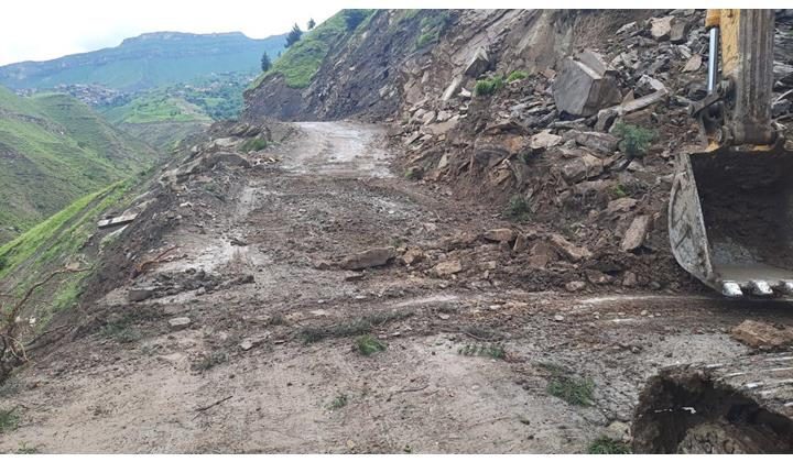 Дорожные службы восстановили движение по автодорогам Дагестана. Фото пресс-службы Министерства транспорта и дорожного хозяйства РД.