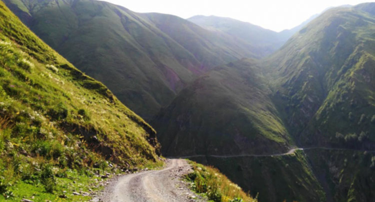 Дорога к селу Омало. Фото: департамент автодорог Грузии http://www.georoad.ge/?lang=geo&act=news&func=menu&uid=1656741077&pid=1388404621