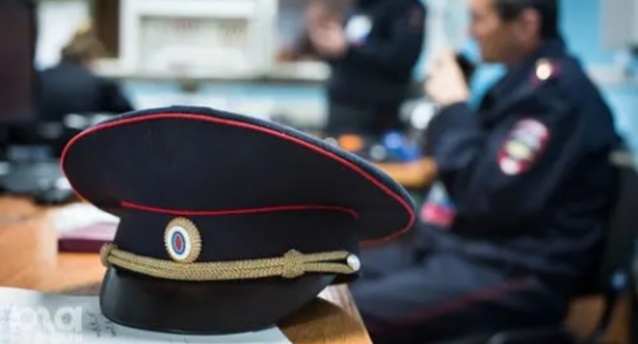 Фуражка полицейского. Фото Елены Синеок, Юга.ру