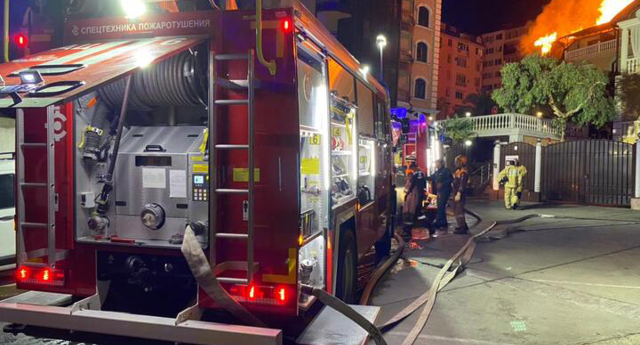 На месте пожара в Сочи. Фото: ГУ МЧС России по Краснодарскому краю
