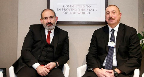 Никол Пашинян (cлева) и Ильхам Алиев во время встречи в Вене 29 марта 2019 г.
Фото: официальный сайт правительстава Армении www.gov.am