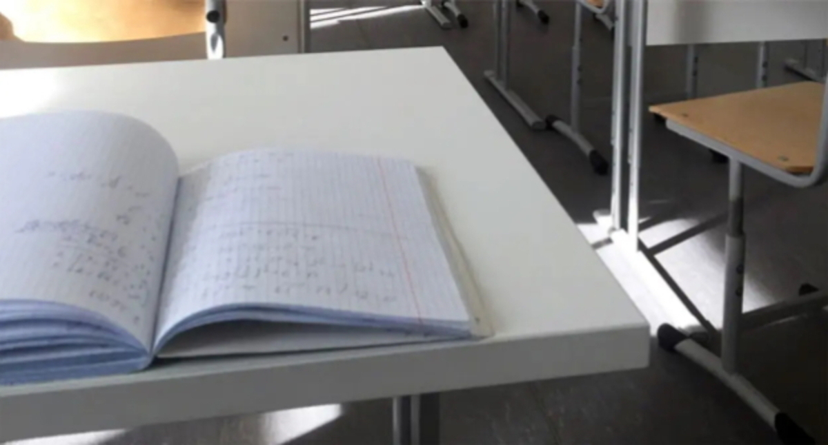 Школьная тетрадь на парте. Фото Нины Тумановой для "Кавказского узла" Школьная тетрадь на парте. Фото Нины Тумановой для "Кавказского узла"