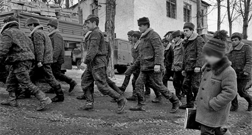 Азербайджанские солдаты во время войны, 1992—1993 годы. Фото: Джафаров, Ильгар Шабан оглы  (1960–) https://ru.wikipedia.org