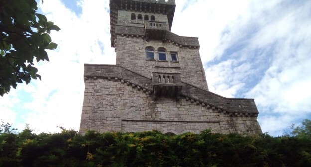 Башня на Большом Ахуне. Август 2020 года. Фото Светланы Кравченко для "Кавказского узла".